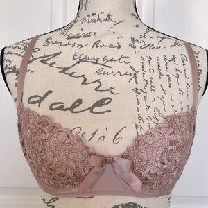 Vintage Victoria’s Secret Embroidered Lace Bra